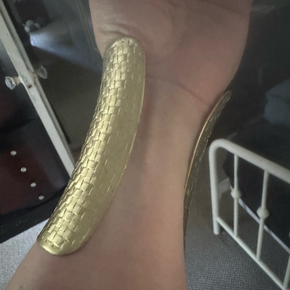 Vintage Gold Textured Cuff Bracelet - Picture 7 of 8